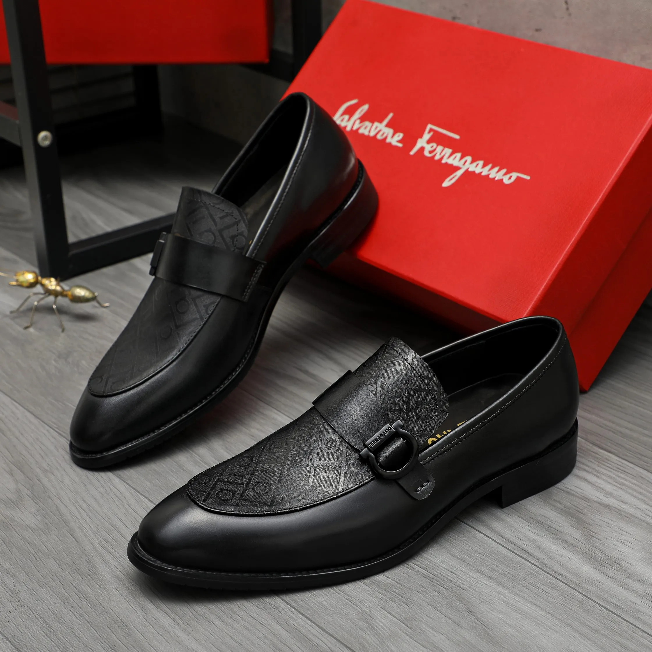 Men's men's shoes💰460 Product trademark: Ferragamo "Ferragamo" business slip-on leather shoes Regular size: 39-44 Product materials: Selected high-quality cowhide upper, cowhide lining, original outsole